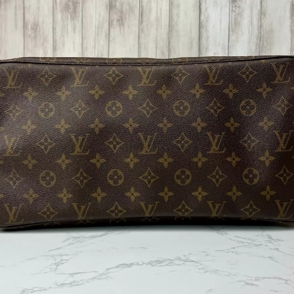 Louis Vuitton GM Neverfull Monogram Tote bag. Largest size this Bag Comes In. - Picture 7 of 17